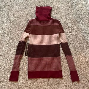 Burgundy turtleneck sweater, medium, stretchy material NWT